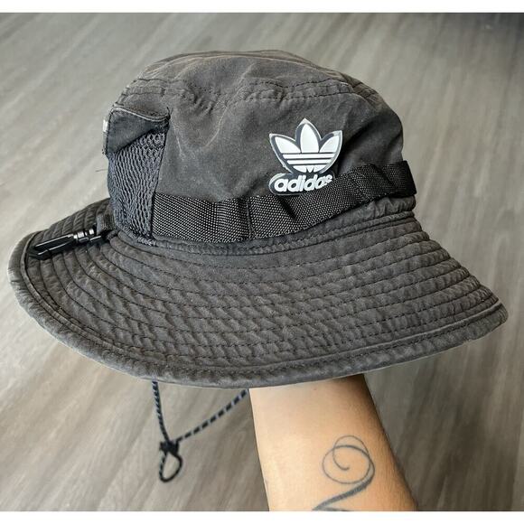 Adidas Originals Trefoil Black Bucket Hat Boonie Cap Adjustable OSFA - Picture 1 of 4